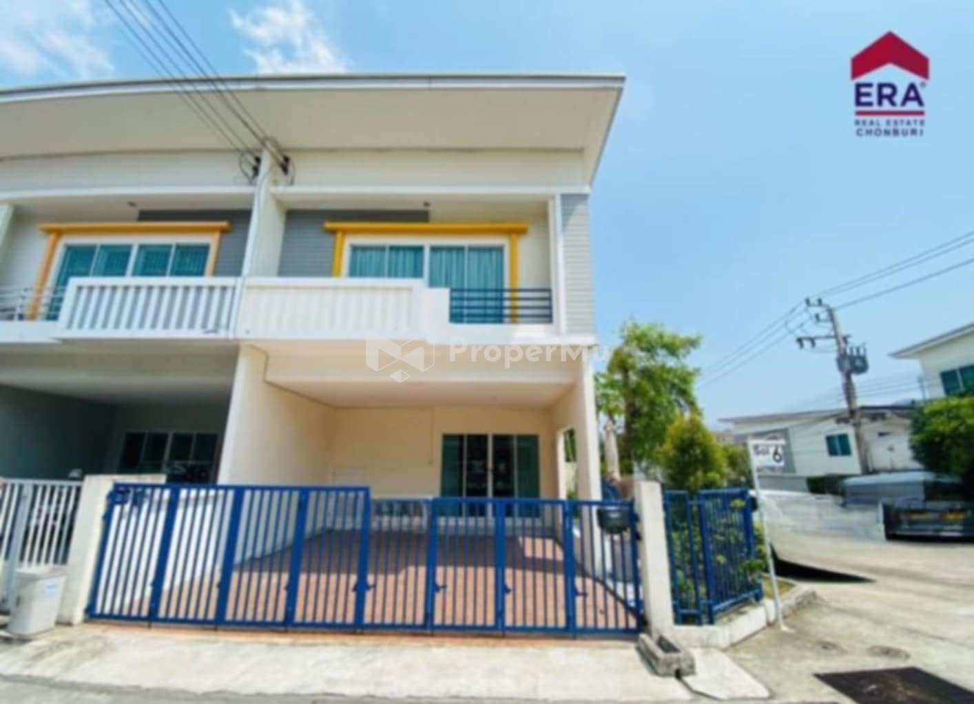 For rent or sale, 2-storey single townhouse, Fa Burin Allain Bo Win Village