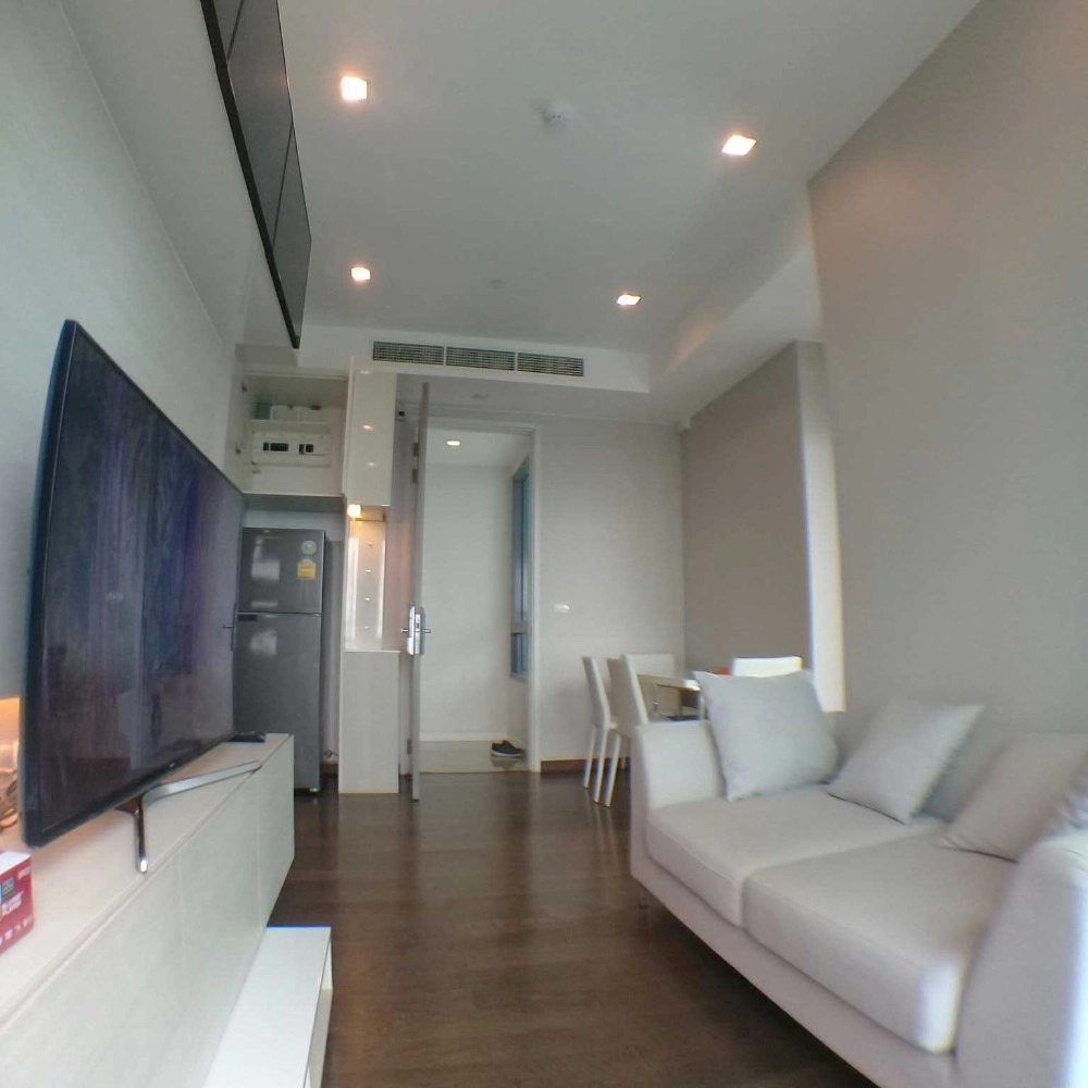 For rent, Condo Q Asoke, 2 bedrooms, corner room, 34th floor, best view on the floor, 45.50 sq m., next to MRT Phetchaburi