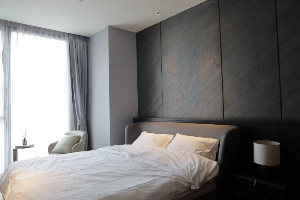 For rent, Beatniq Sukhumvit 32 condo, 2 bedrooms + 1 multipurpose room, 11th floor, 107 sq m., near BTS Thonglor