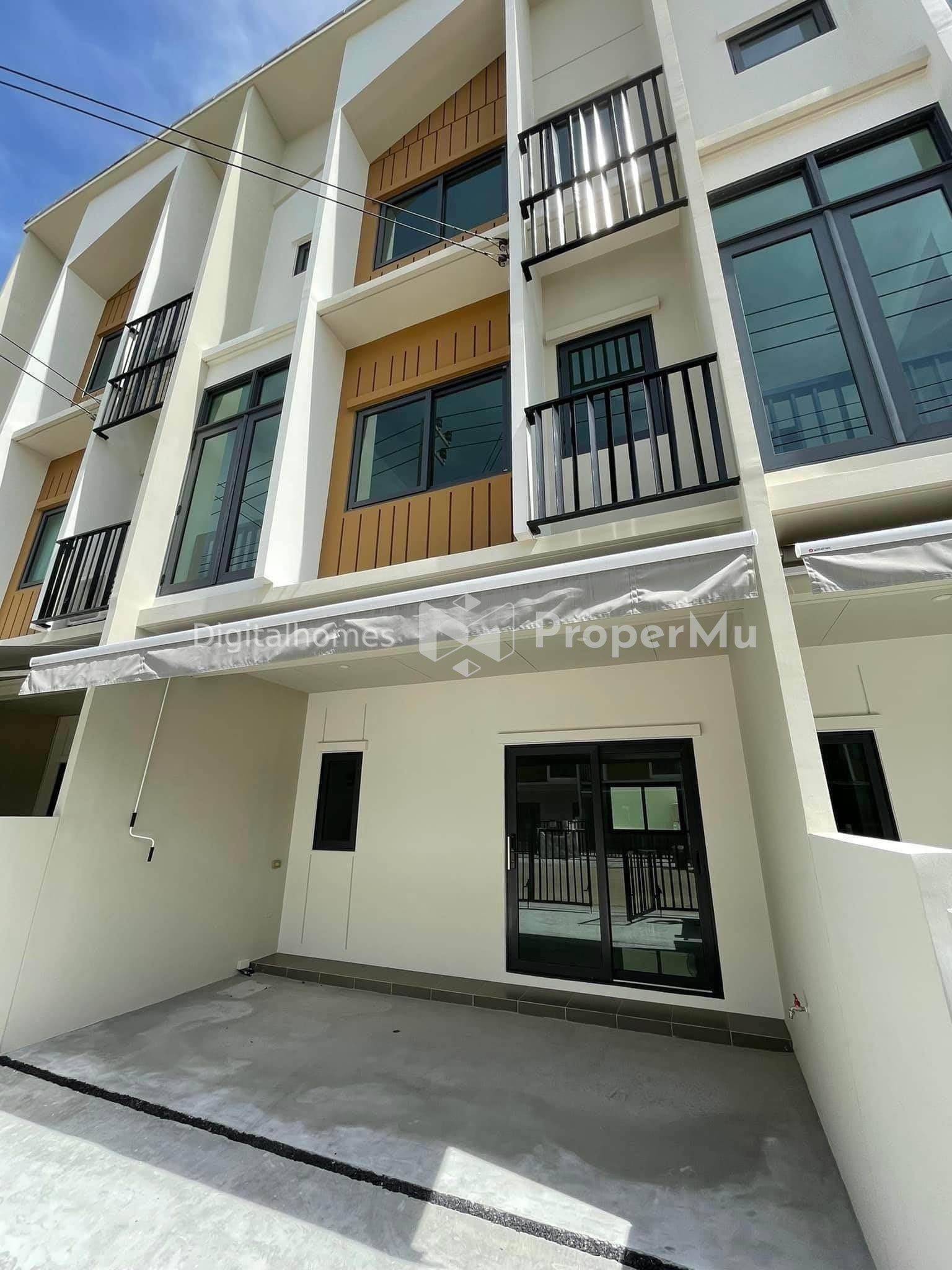 For rent 3-storey townhouse, The Plex Onnut-Wongwaen, suitable for living or as a home office, near