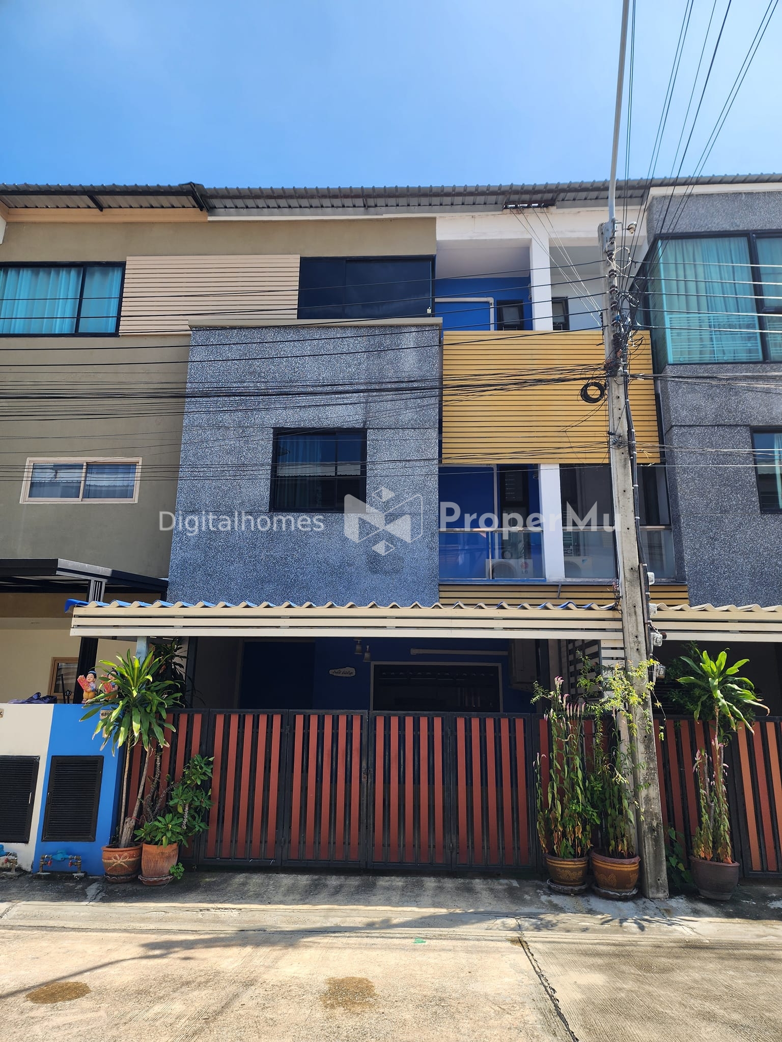 For rent: 3-storey home office, 3 bedrooms, can register a company, 182 sq m., near BTS Bearing