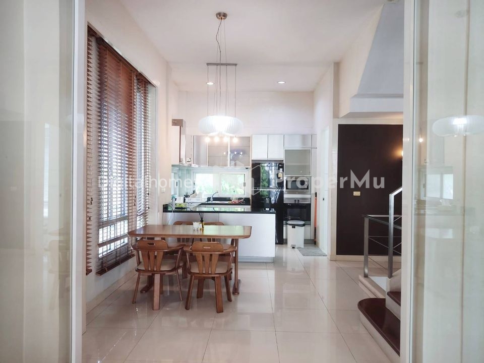 For rent 4-storey townhouse, Baan Klang Muang, Rama 9 - Lat Phrao, 3 bedrooms, 50 square wah