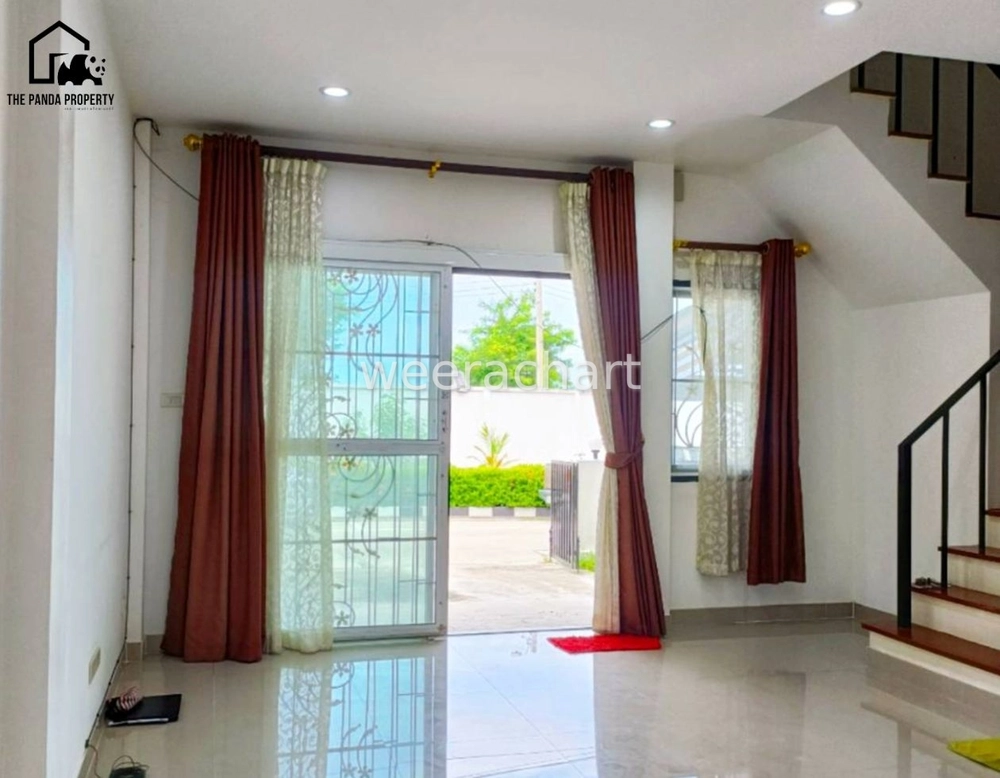 Selling a 2-storey townhouse, great price, prime location, convenient transportation, selling price 2.39 million baht, the cheapest in the project #Thanya Parkview 5