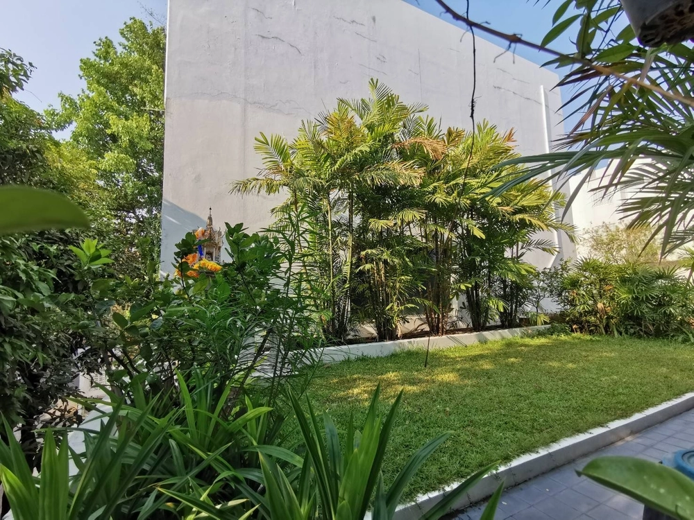Townhome Rama 9, beautifully decorated, ready to move in.