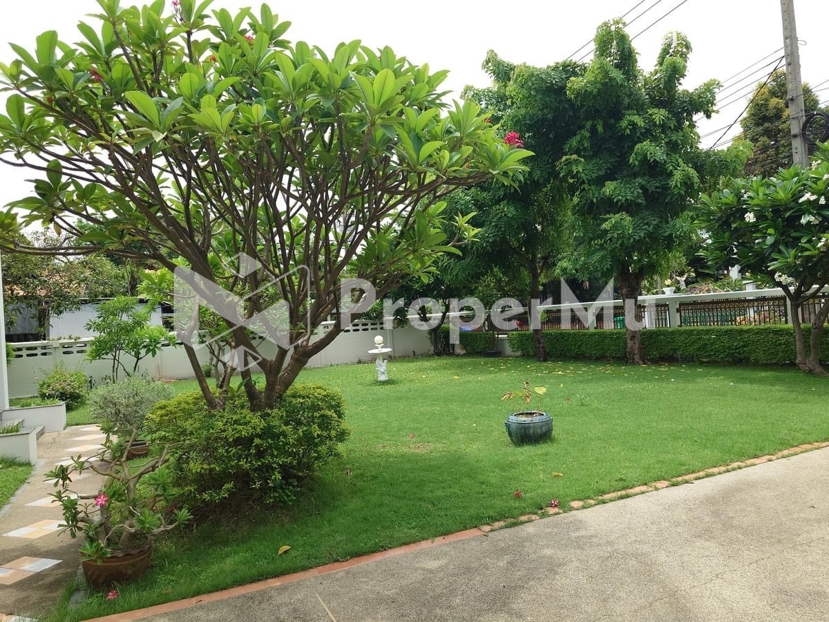 Single house for sale, Sukhumvit 101, spacious area, ready to move in.