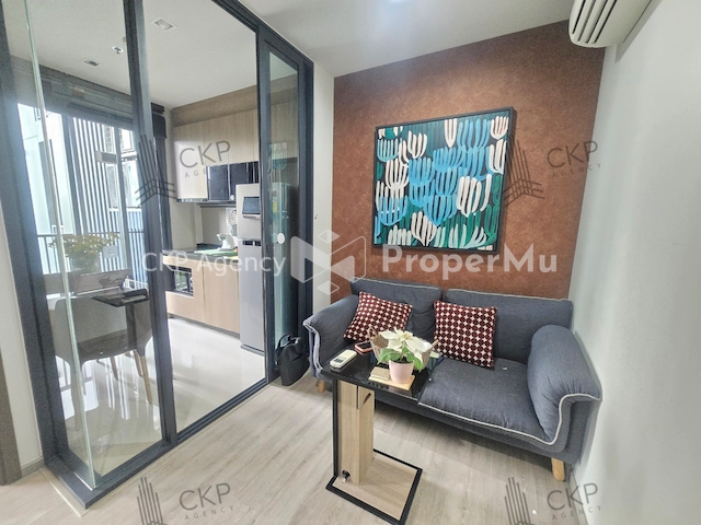 Condo The Line Wong Sawang is located in the heart of Wong Sawang area, only 300 meters to MRT.