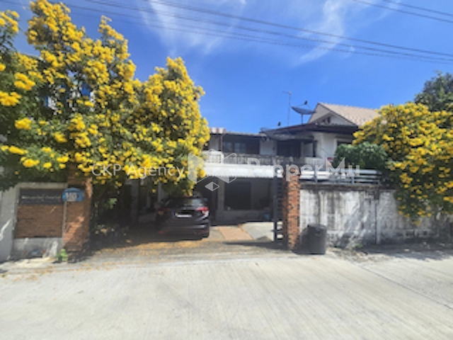 Single house, Mittraphap 2 Village, On Nut-Suan Luang, spacious area, fully extended.