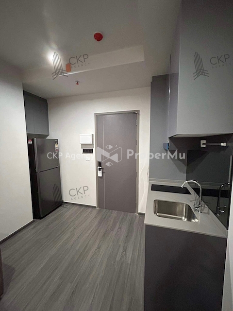 Condo Ideo Sukhumvit - Rama 4 with furniture, city view, only 400 meters from BTS Phra Khanong.