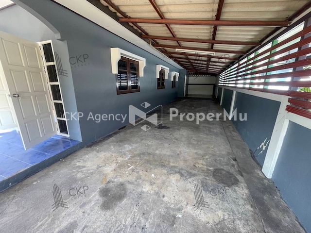 Single house, Ban Bueng Thong, empty house, near the market, easy to travel.