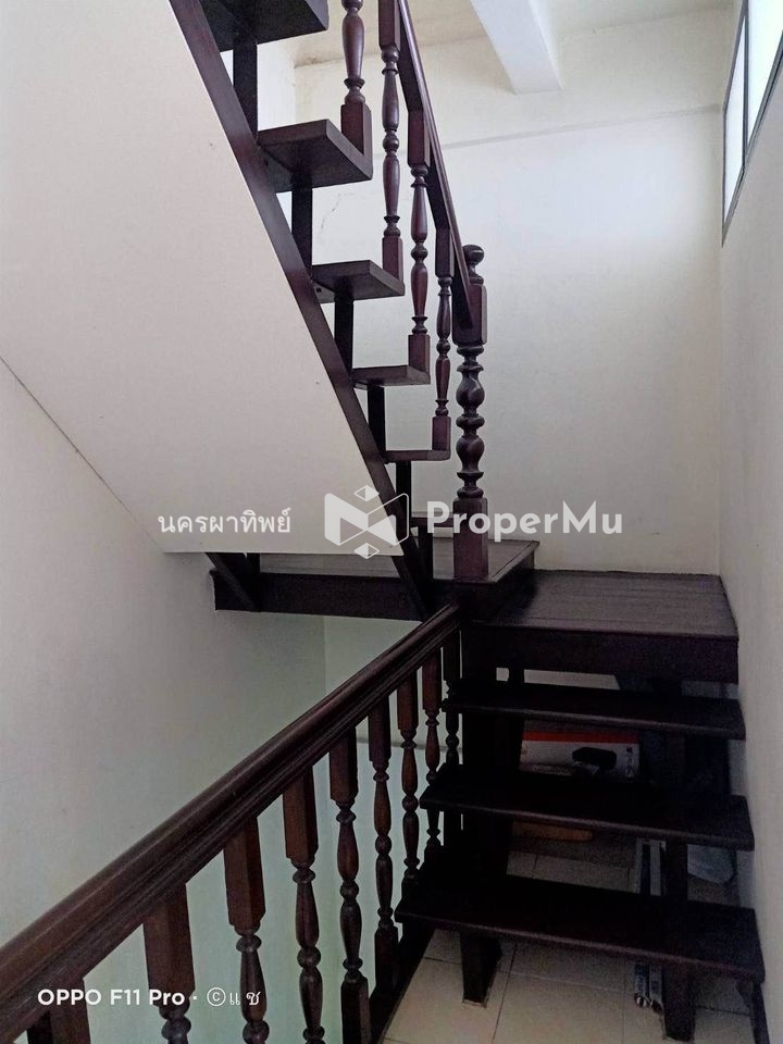 ขายด่วนทาวเฮาส์ 3 ชั้น 3.8ล้าน ใกล้รถไฟฟ้ สีชมพู- 4 นอน 3น้ำ 1 ทำงาน-ใหญ่ 1  ติดถนนใหญ่รามอินทรา27 