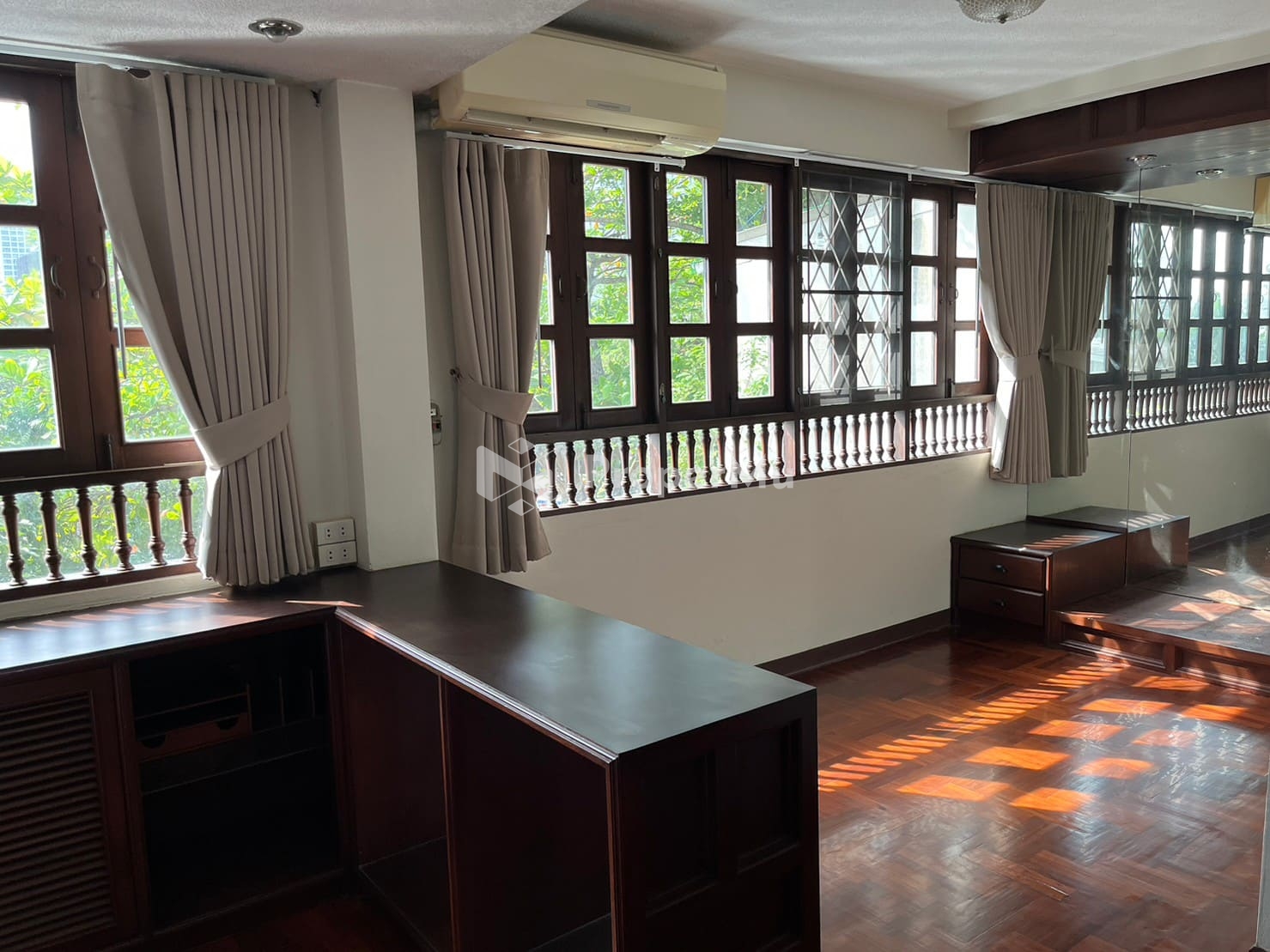 A 2 blocks townhome for rent in the heart of Sathorn Rd. Newly renovated with garden view. Approx. 4