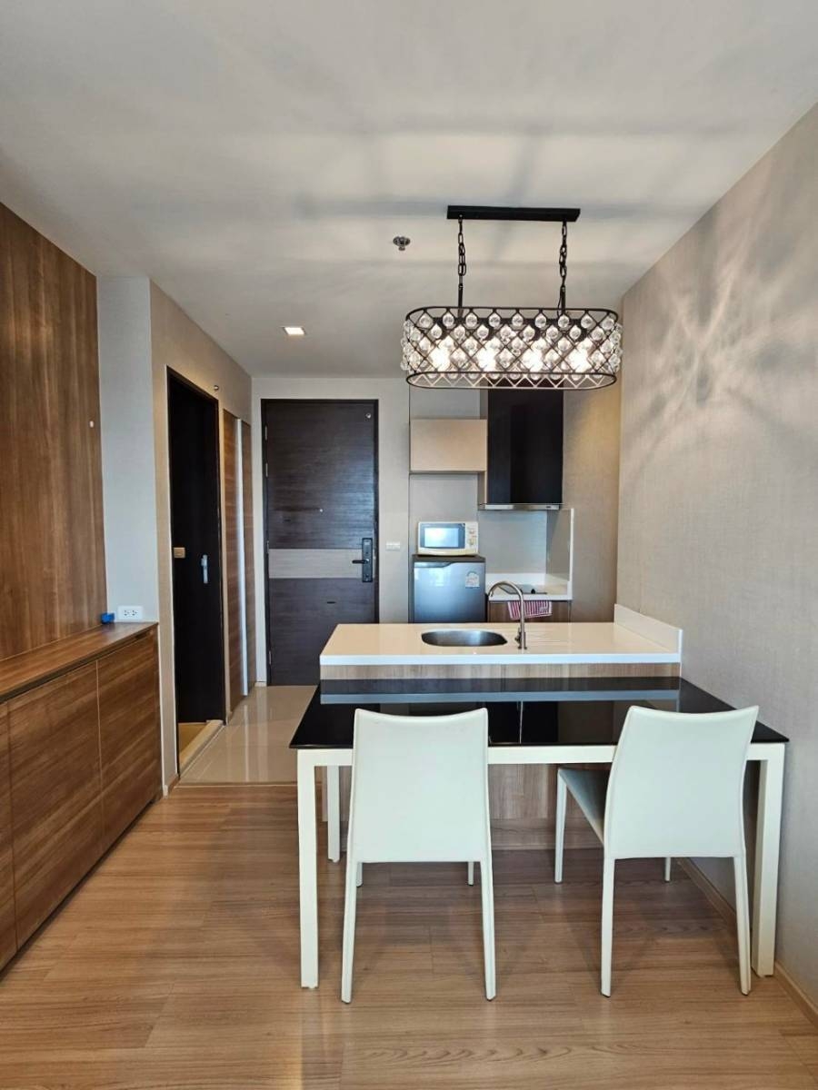 For rent – 1 Br 45 sqm. Rhythm Sathorn BTS Saphan Taksin