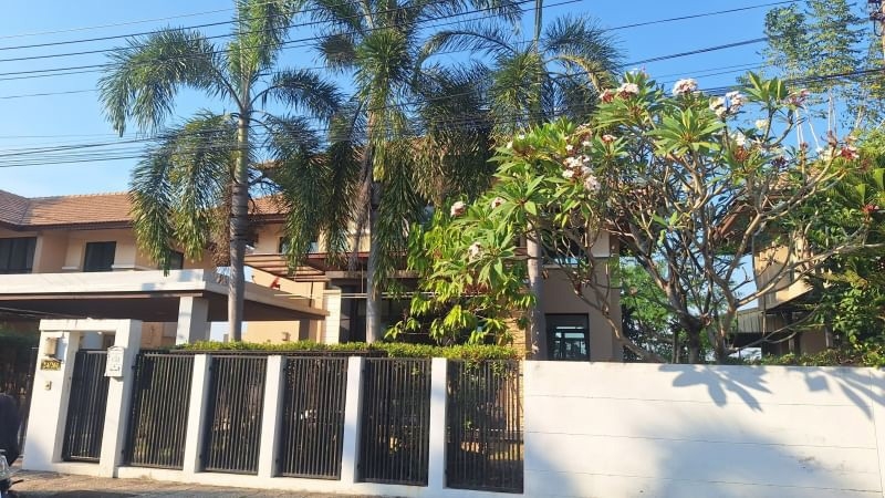 House for rent with furniture, ready to move in, Lam Luk Ka Khlong 5, Wara Bodin Village