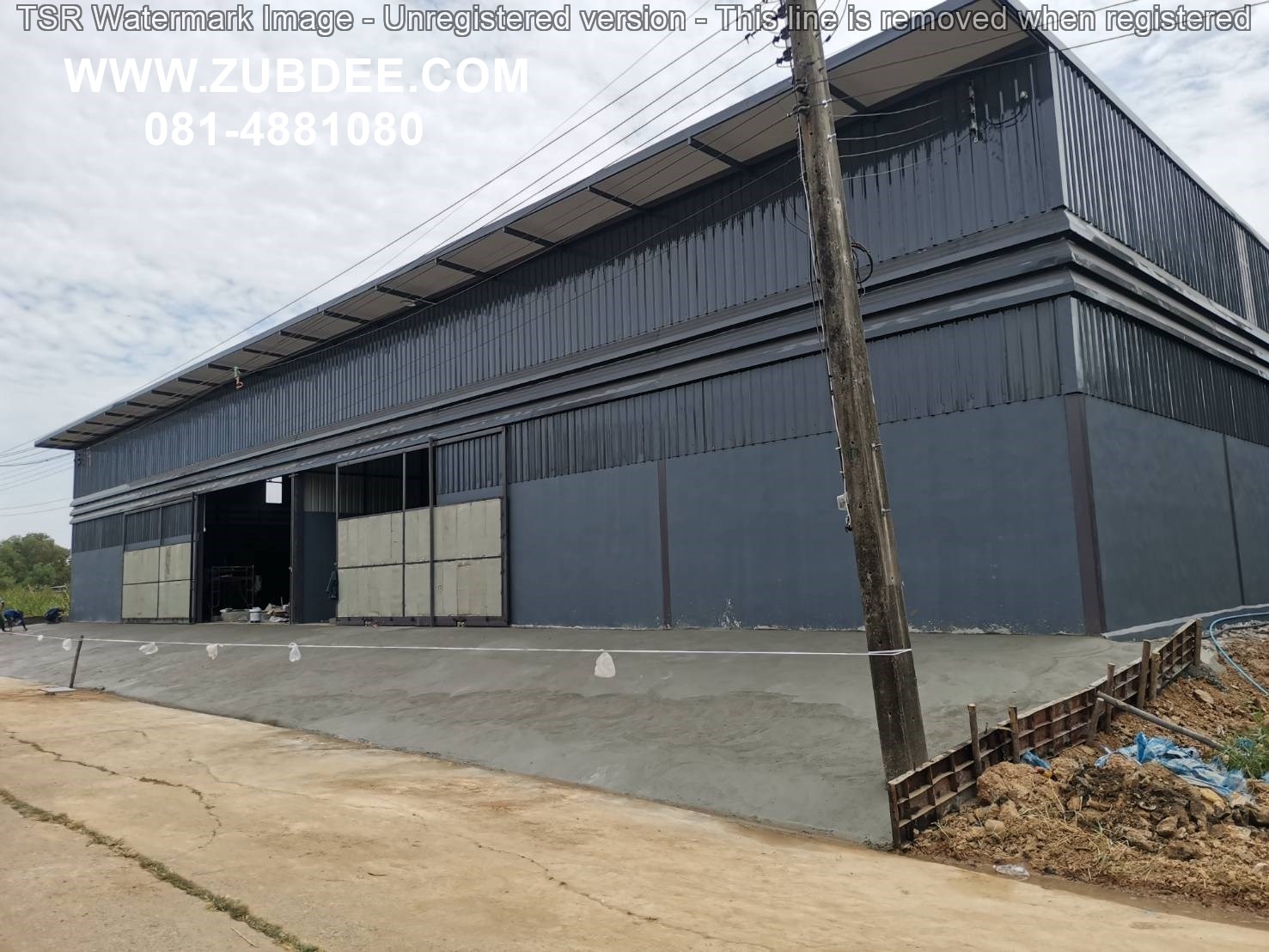 Warehouse for rent with 8 bedroom rooms, area size 700-1,400 sq m, cheap price, Khlong Luang area,