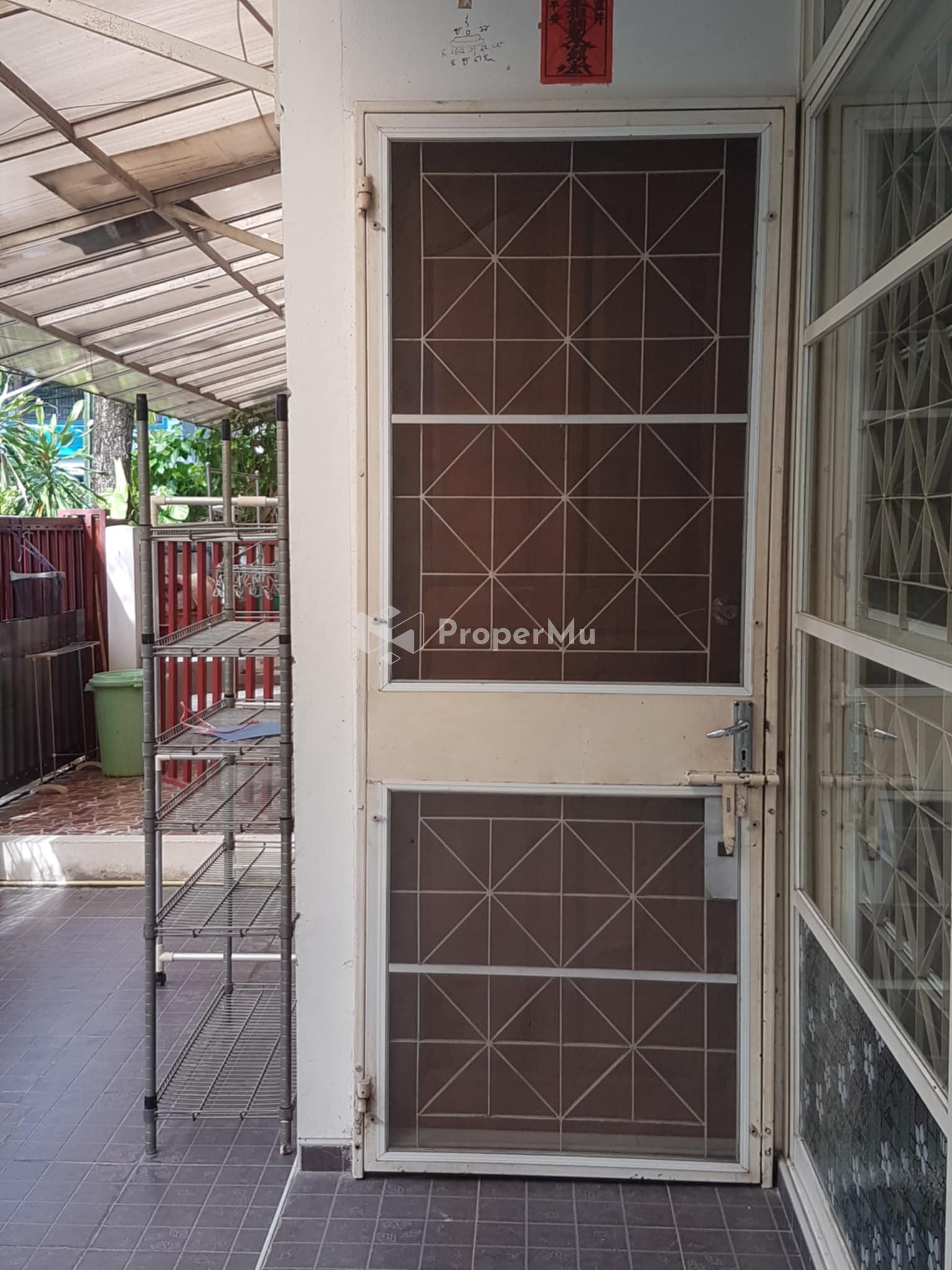 (Owner post!!) Town House near Mrt Srirat for rent. Safe and convenient for all transportations.