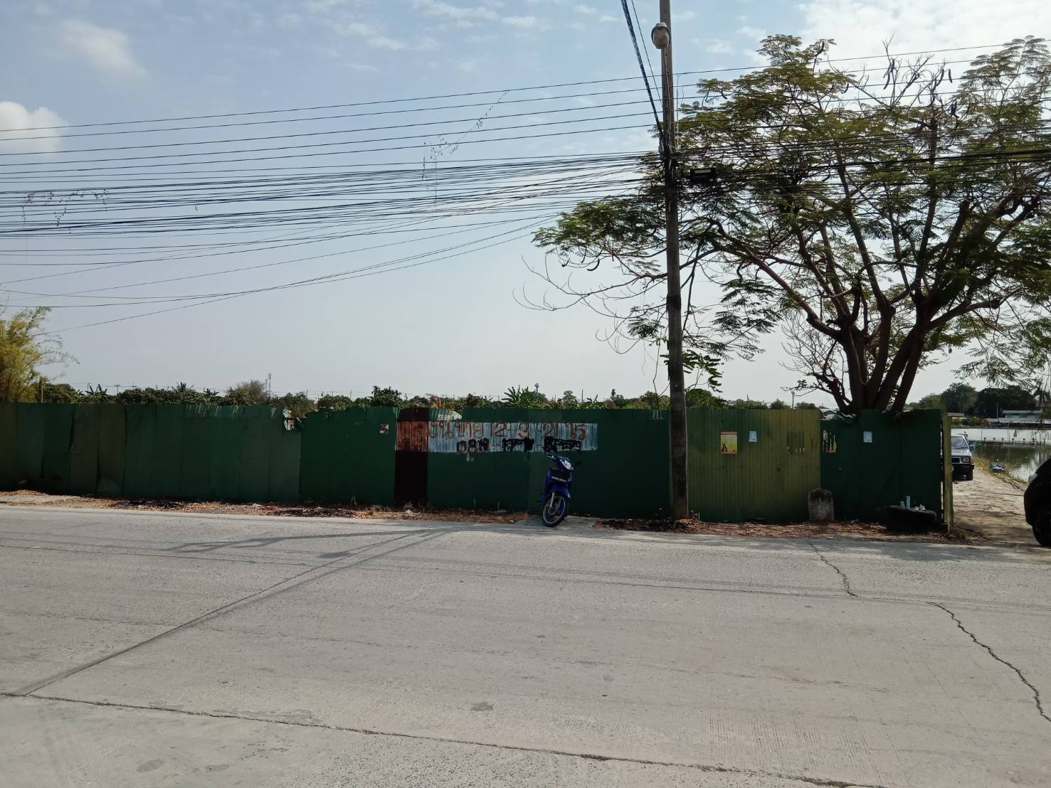 Urgent sale, vacant land 12-3-21 rai in Soi Wat Buaroy, Bang Sao Thong, Samut Prakan Province