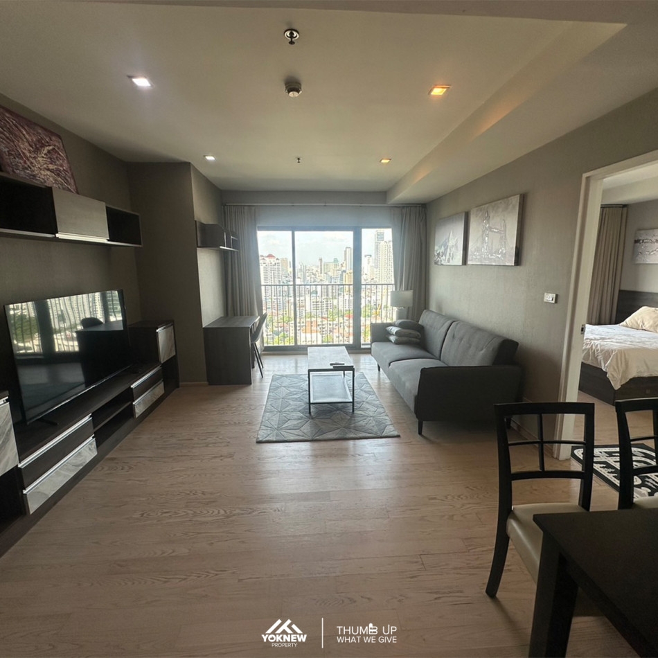 For rent  Large room, high floor, beautiful city view Noble Remix Sukhumvit 𝟑𝟔 Rent price 31,000 bah