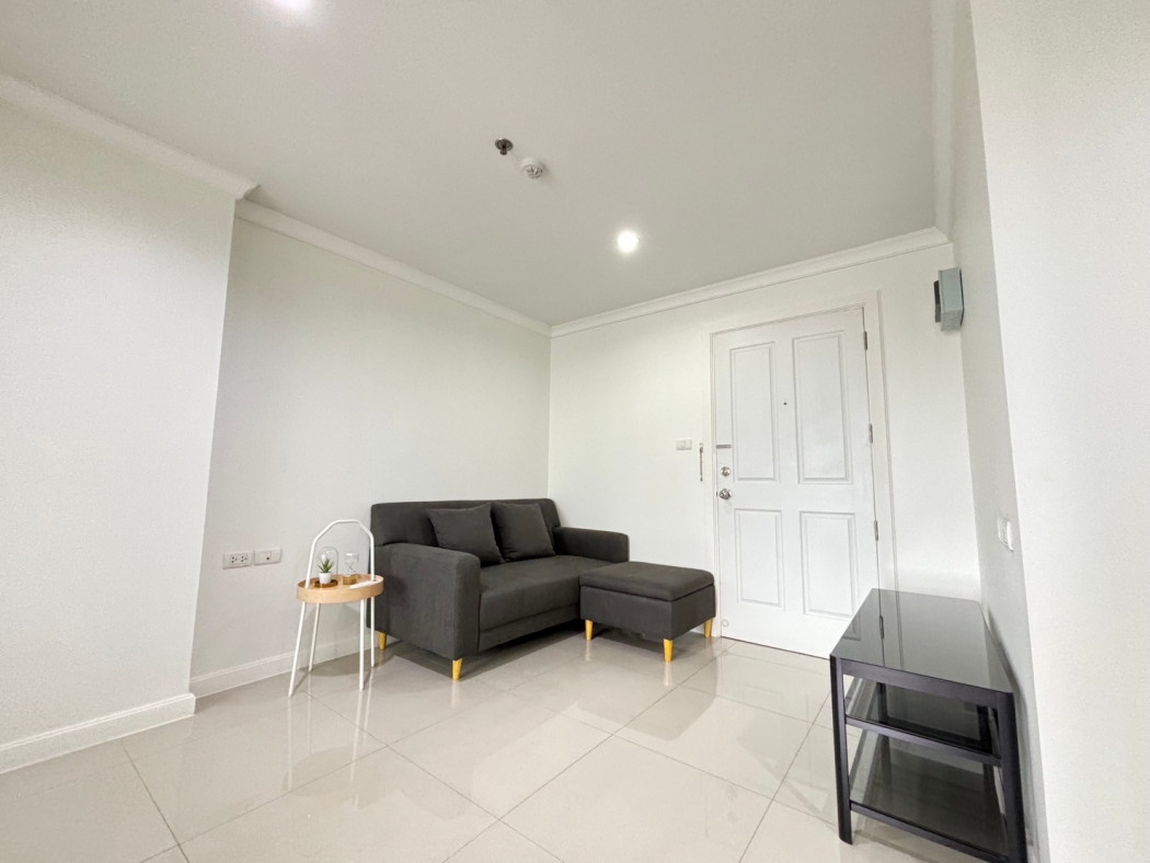 Condo Lumpini Place Rama 9 - Ratchada  Very beautiful and clean room, simple minimalist decoration, 