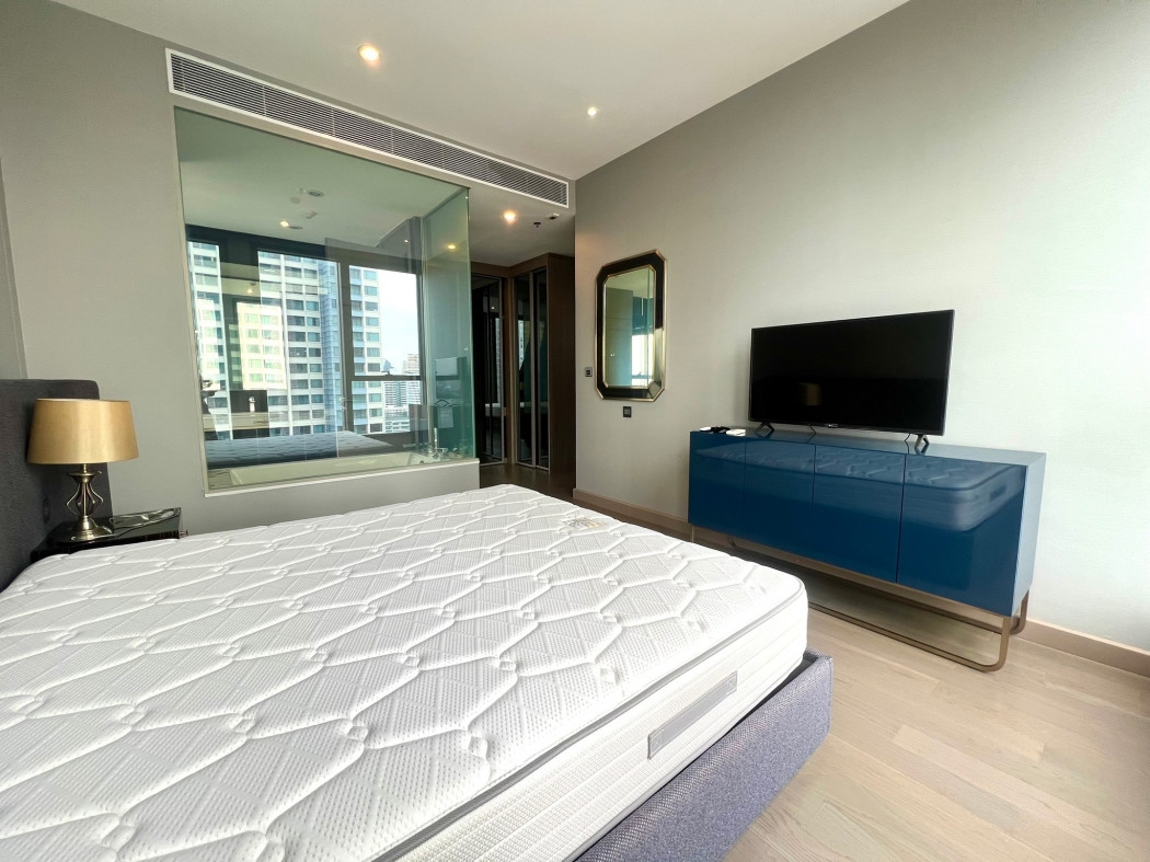 Urgent Sale Condo The Esse at Singha Complex, experience the atmosphere that you will love.