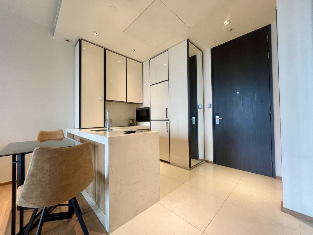 Condo Beatniq Sukhumvit 32, 1 bedroom, fully furnished, near BTS Thonglor, approximately 250 meters.