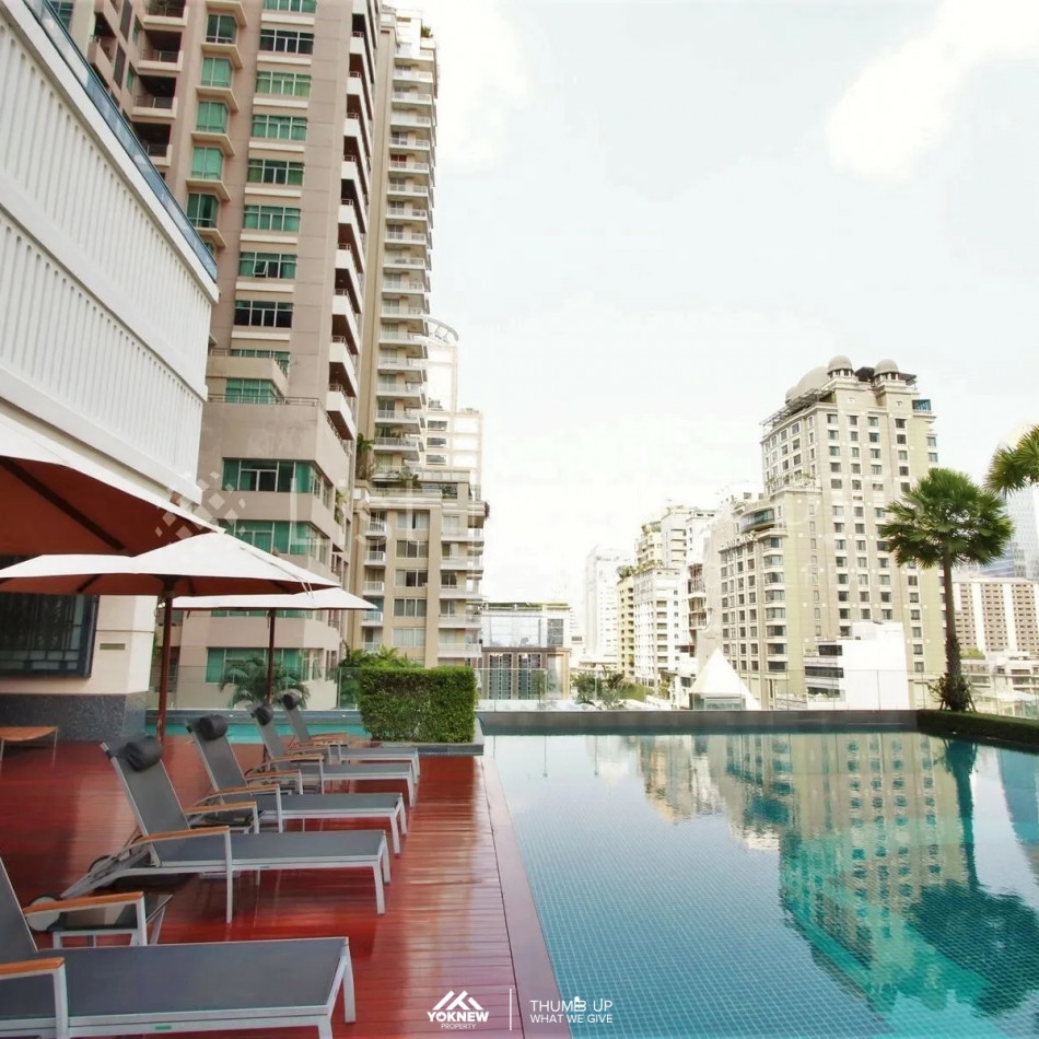 For sale 3 bedrooms, 4 bathrooms, Q Langsuan Condo, giving you a comfortable life.