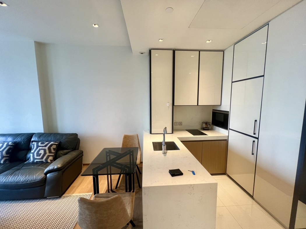 Condo Beatniq Sukhumvit 32, furnished room, 1 bedroom, 1 bathroom, size 58 sq m. Rental price 50,000