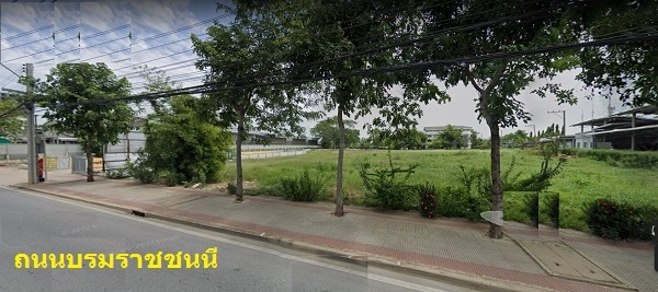 Land for sale, 5-3-0 rai, next to Borommaratchachonnani Road, road frontage 70 meters.  Beautiful pl