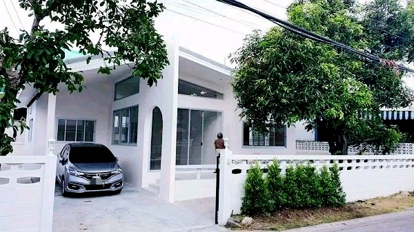 Single-storey detached house for rent, Sena Chokchai 4,  Wang Hin, Nakniwat, 56 sq m. Usable area 12