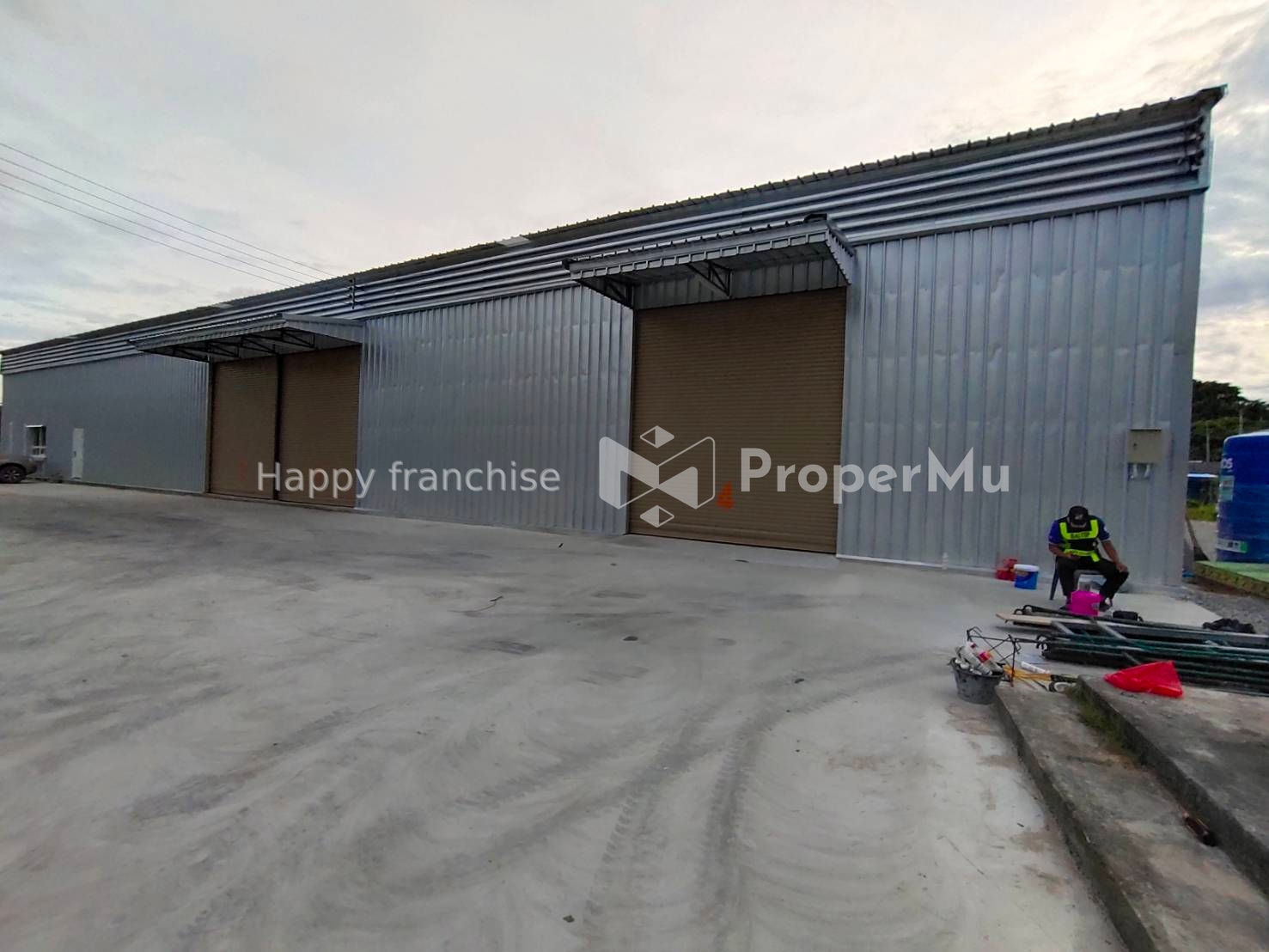 Warehouse for rent Laem Chabang-Pattaya, warehouse area 300 sq m., total area 484 sq m., price: ฿48,400.00 / month