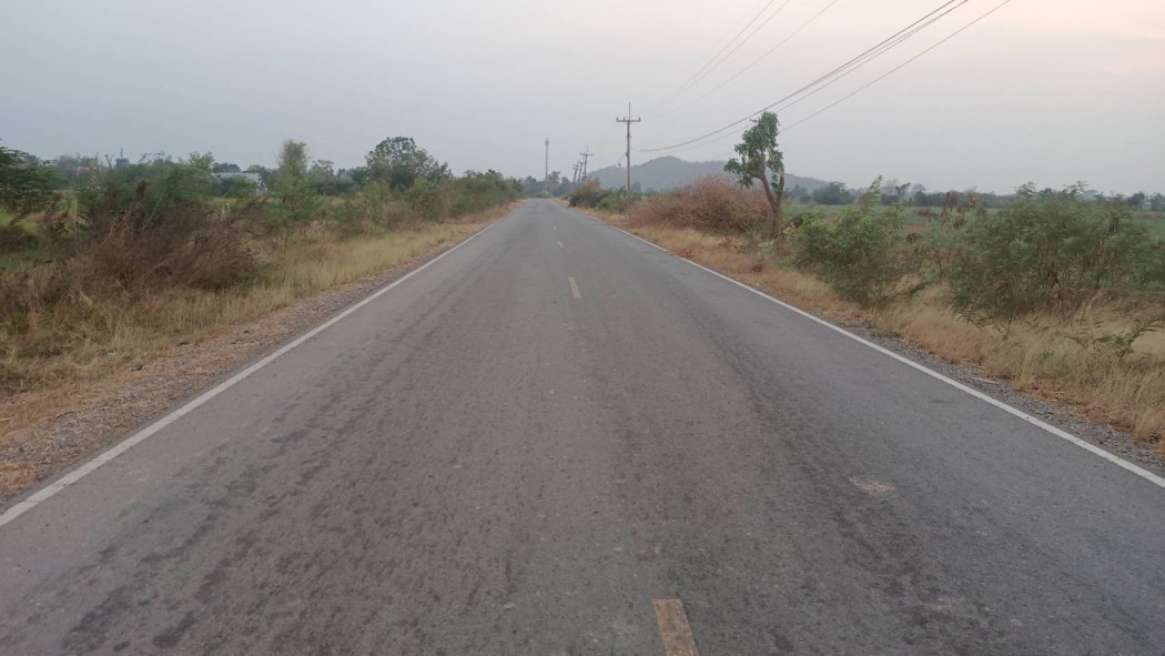 Land for sale (rectangular shape) with a pond, on a black road, Huawai, Takhli, Nakhon Sawan