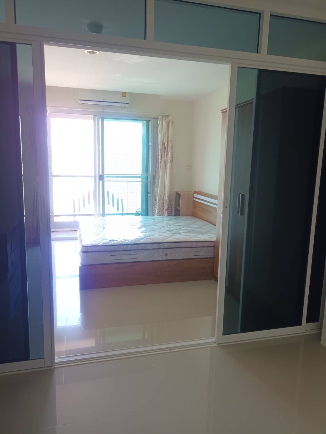 ASSAKARN CONDOMINIM FOR RENT (BEST LOCATION / CONVENIENT TO TRAVEL Nearby ARL and MRT YL 12 Hua Mak 