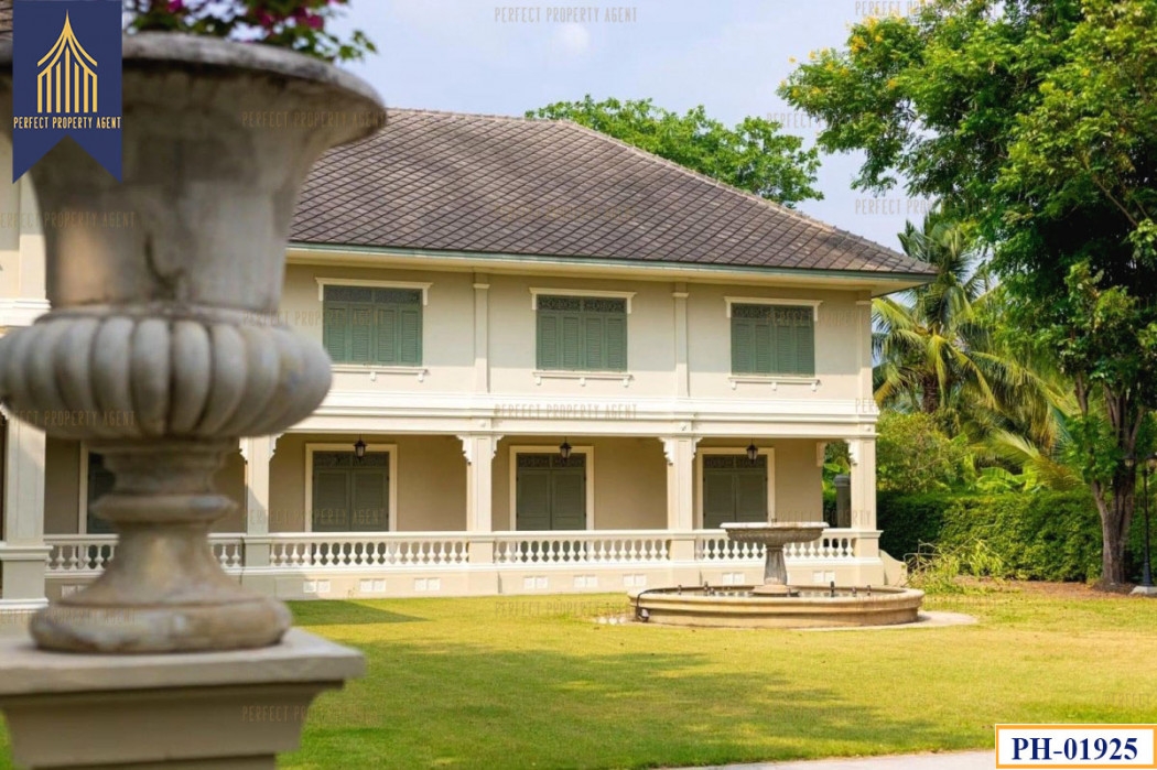 For sale/rent, beautiful single house, colonial style, with furniture, Krathum Baen, Samut Sakhon