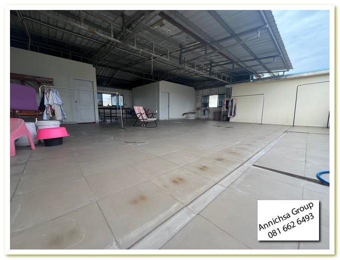 For sale: Commercial building, 66 sq m., 3 units, 2.5 floors, Nonthaburi 32 Tha Sai, with side