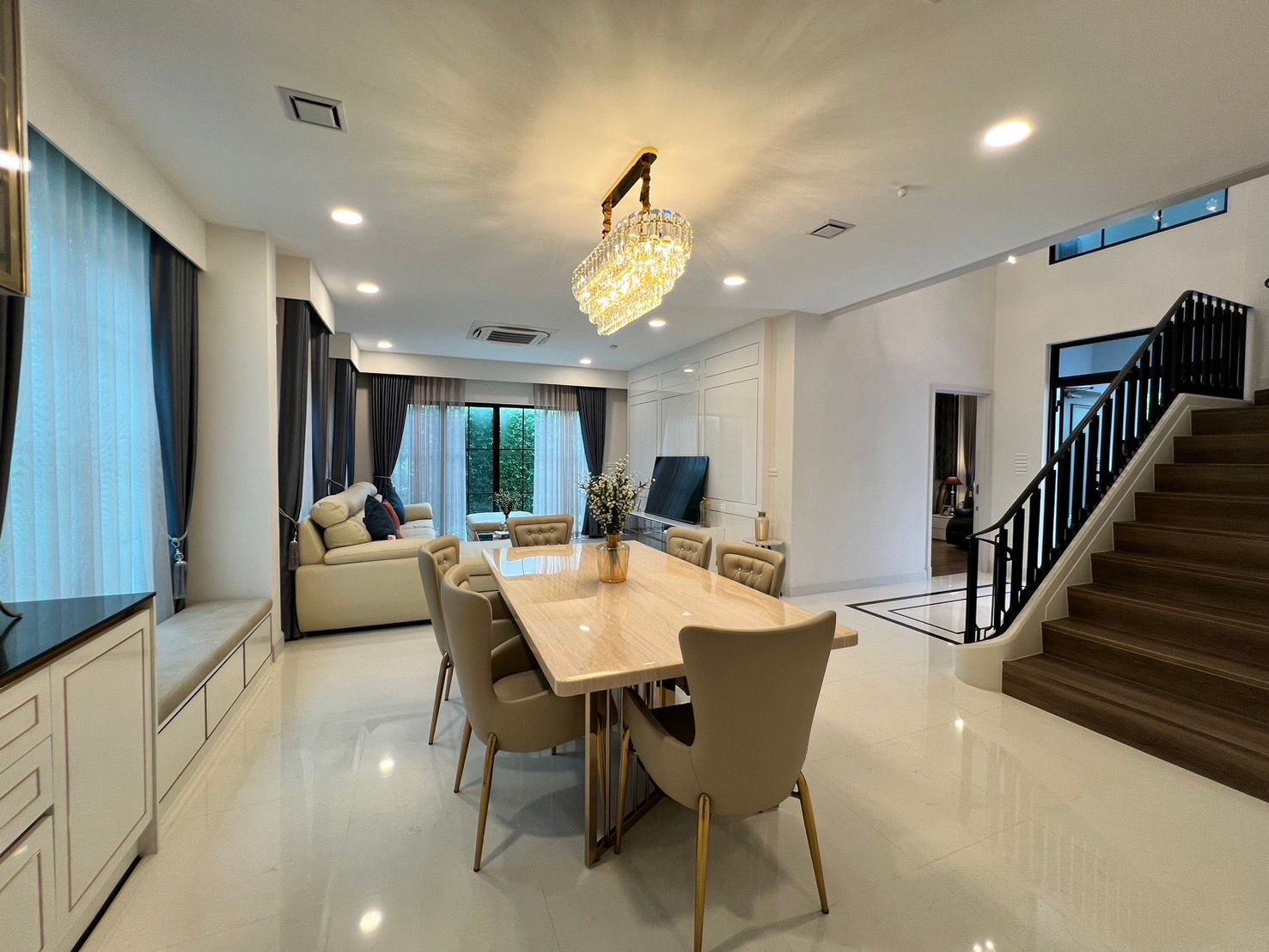 Luxury mansion for rent in Nantawan Rama 9 - New Krungthep Kreetha project, near international schoo