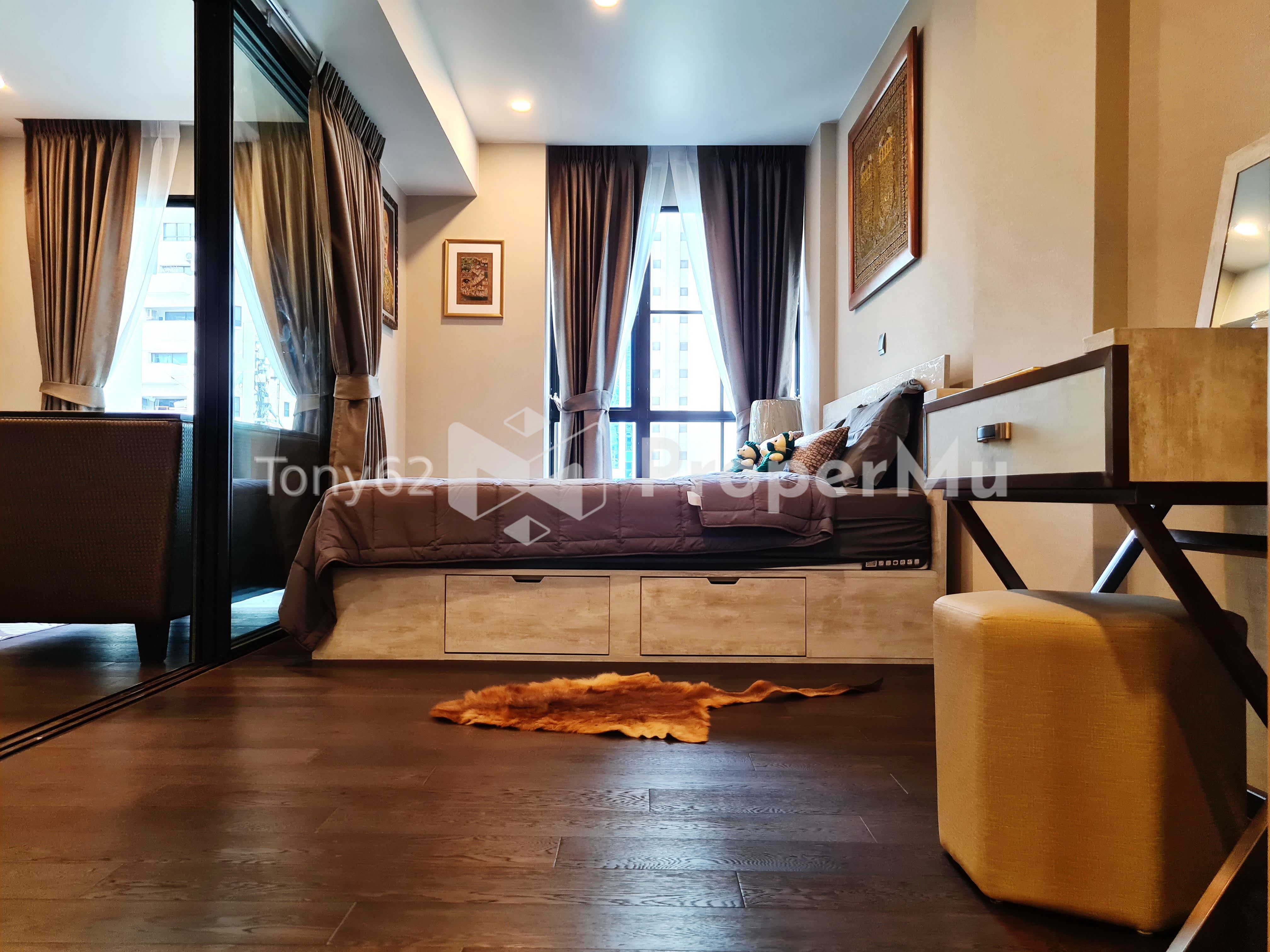 For Sale with Tenant Navara Residence Langsuan ( BTS Chidlom )