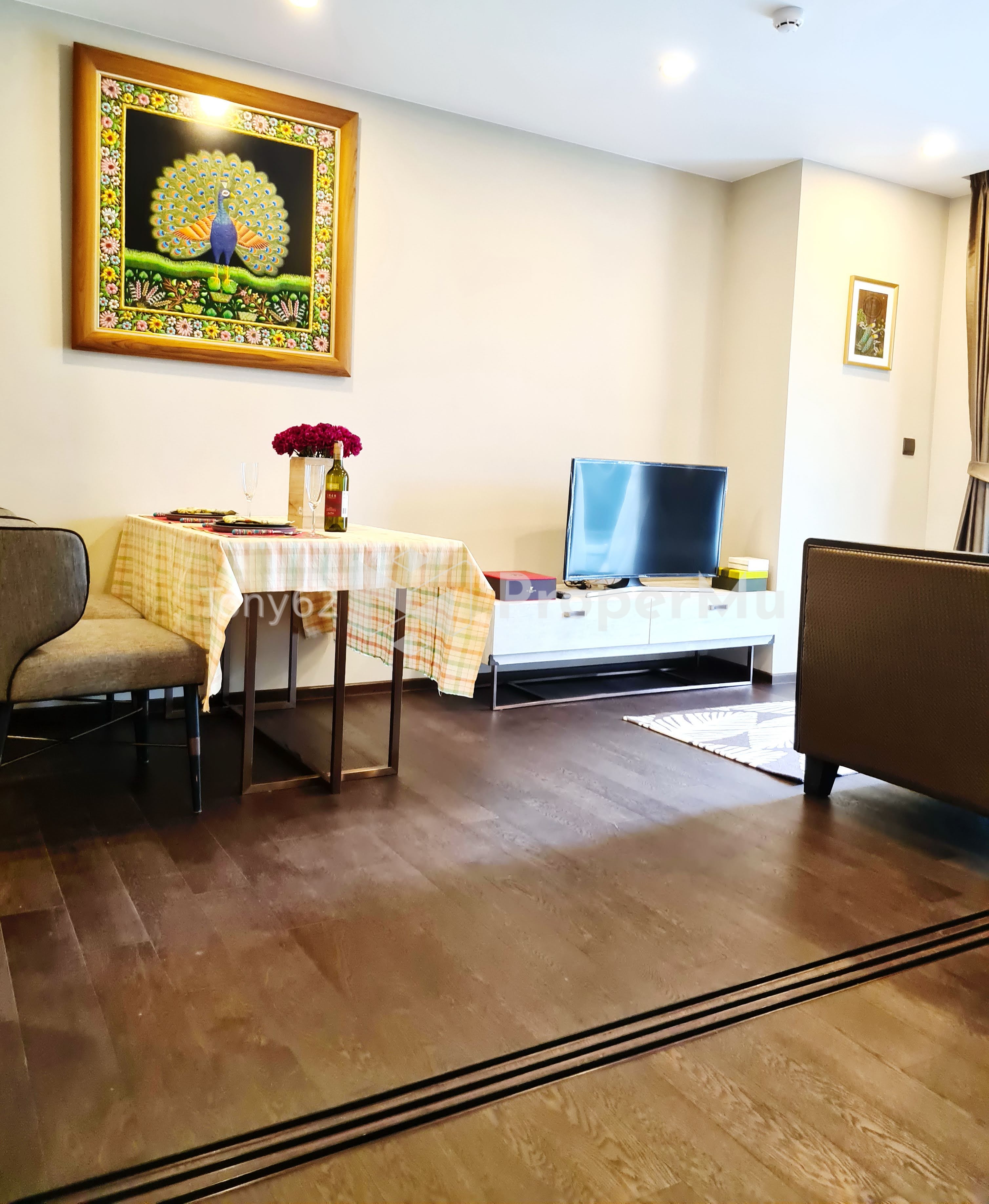 For Sale with Tenant Navara Residence Langsuan ( BTS Chidlom )