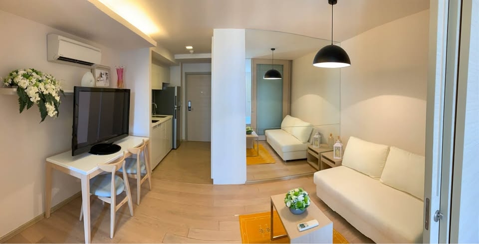 For Sale or Rent Liv@49 ( BTS Phrompong )
