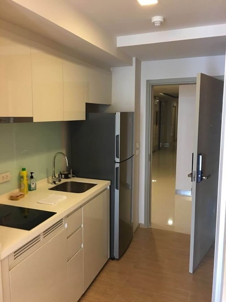 For Sale or Rent Liv@49 ( BTS Phrompong )