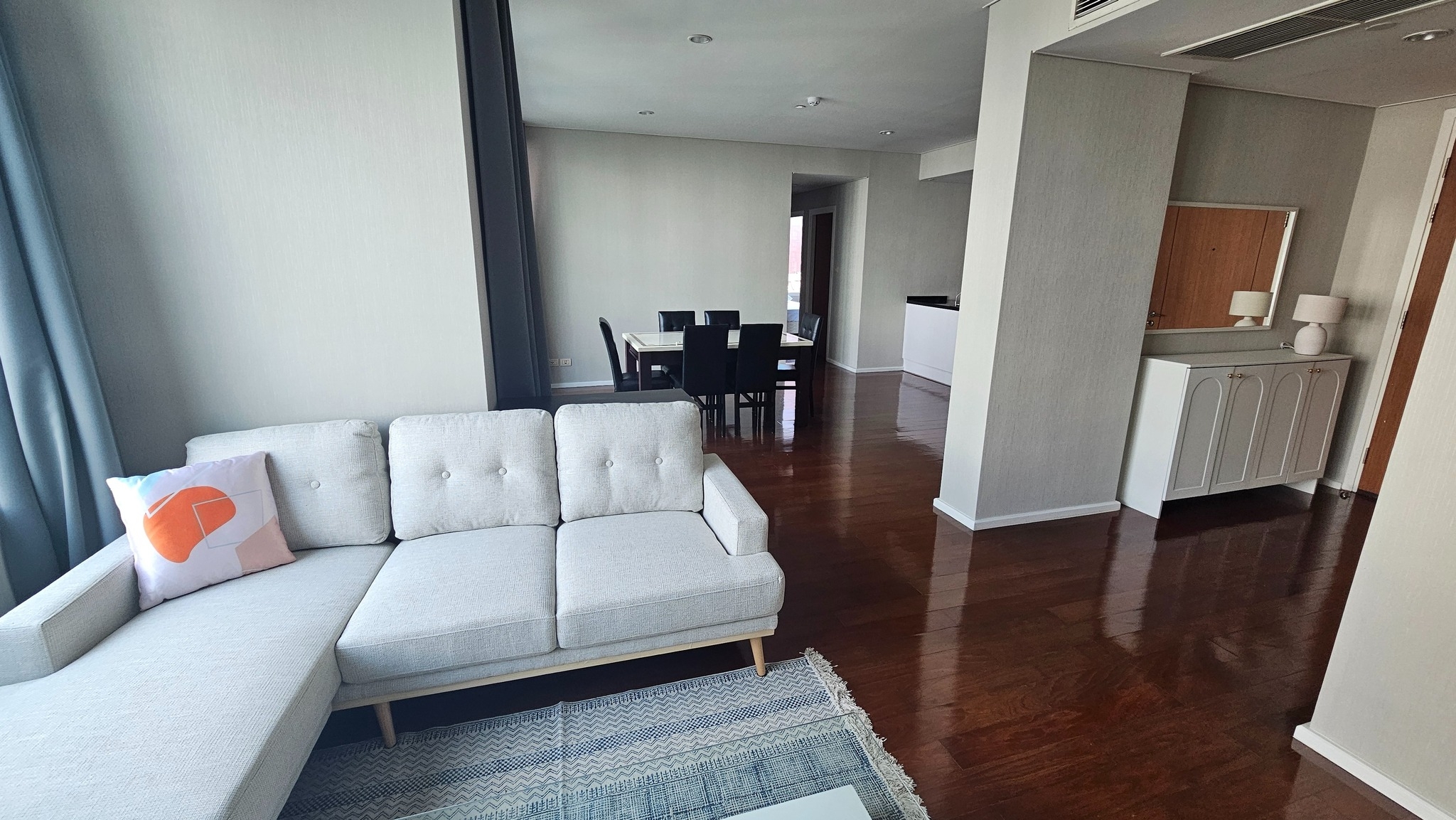 For Rent Wind Sukhumvit 23 ( BTS Asoke )