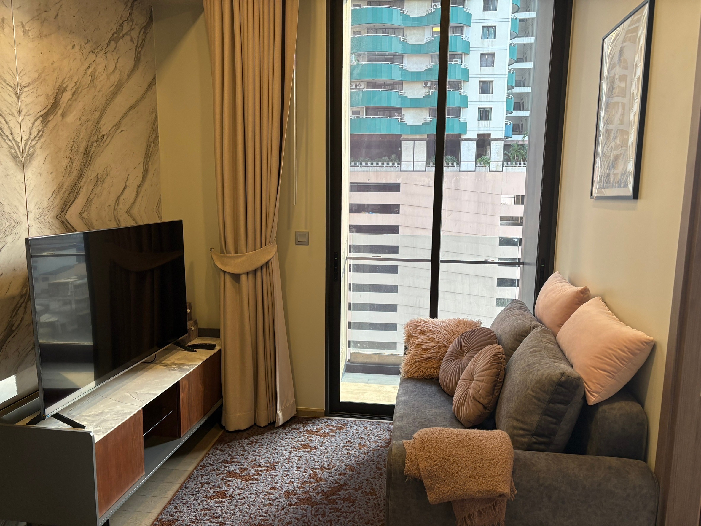 For Rent Celes Asoke ( BTS Asoke )