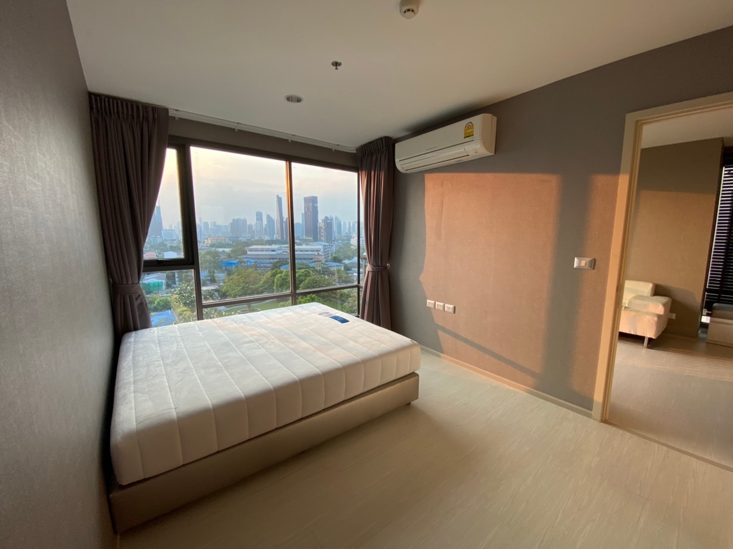 For Rent Rhythm Sukhumvit 42 ( BTS Ekkamai )