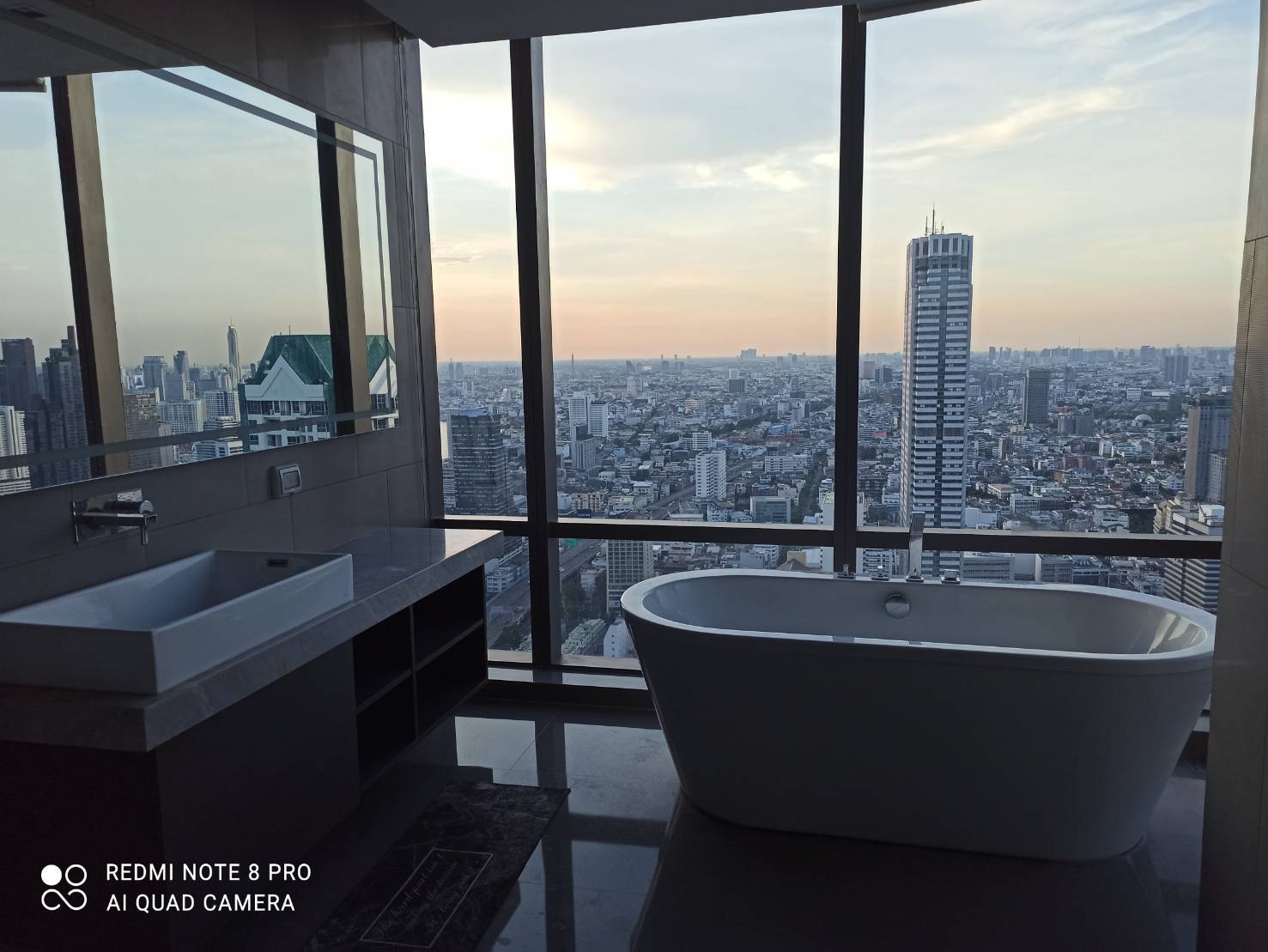 For Sale The Bangkok Sathorn ( BTS Surasak )