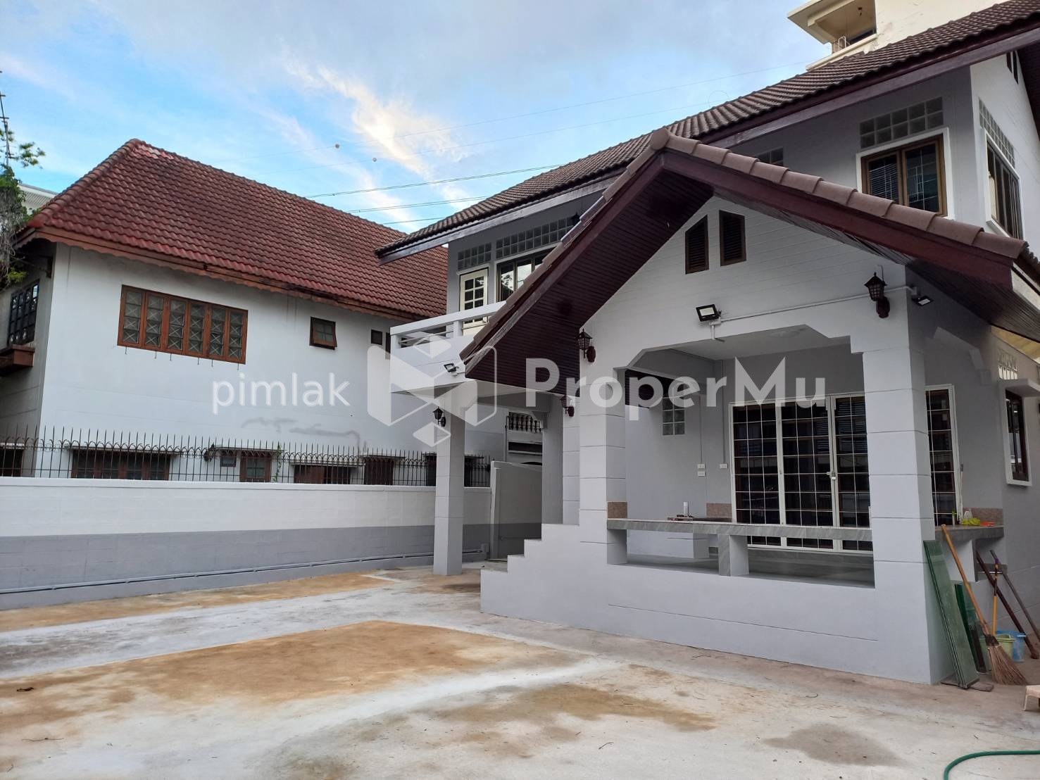 House for rent, Soi Ratchadaphisek 19, 2 floors, 70 sq m., near MRT Ratchadaphisek Statio