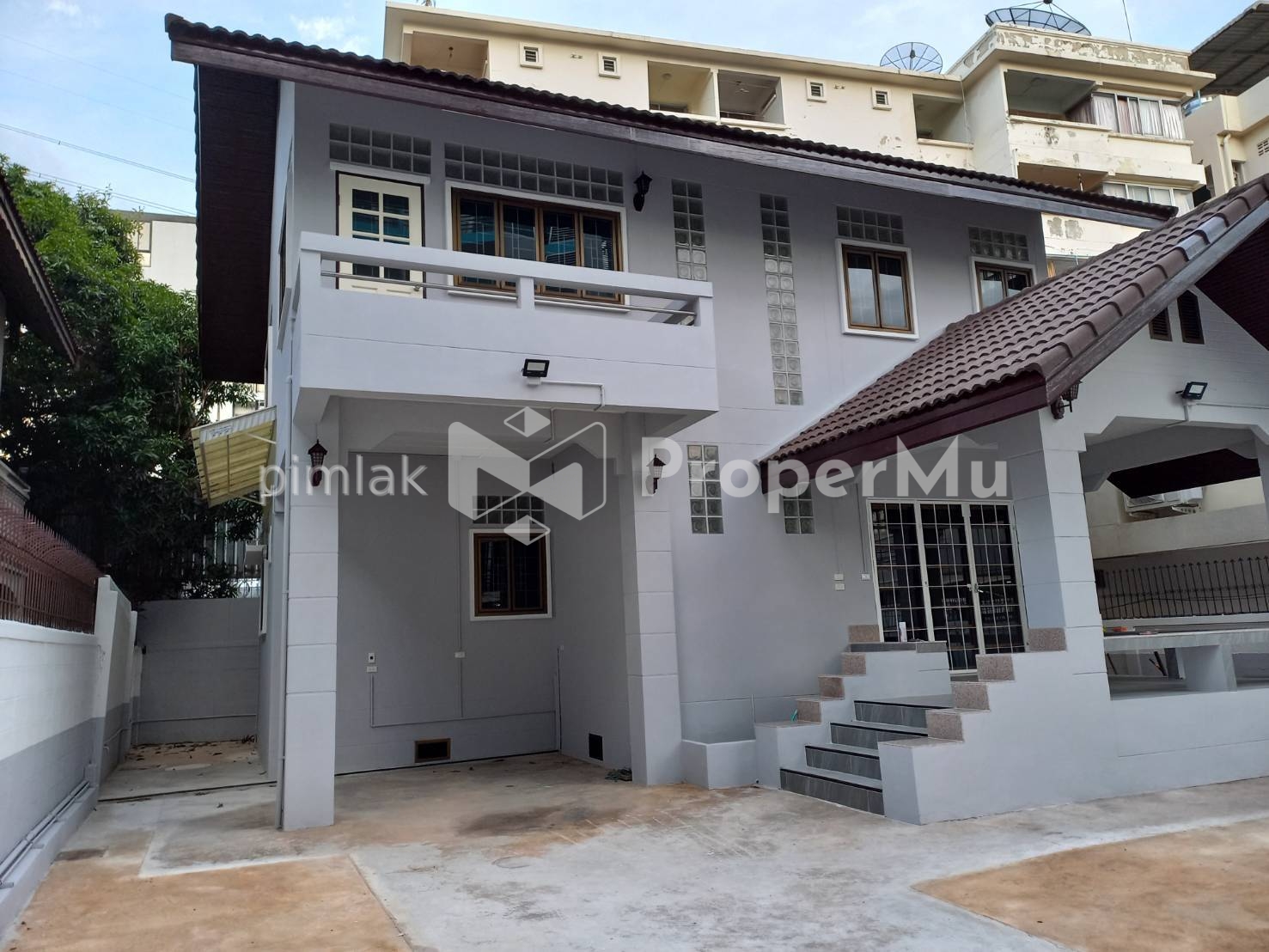 House for rent, Soi Ratchadaphisek 19, 2 floors, 70 sq m., near MRT Ratchadaphisek Statio