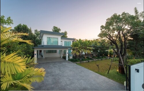 Sunvalee - Luxury Pool Villa with Complete Furnishings and Features, Offering You a Stunning View of