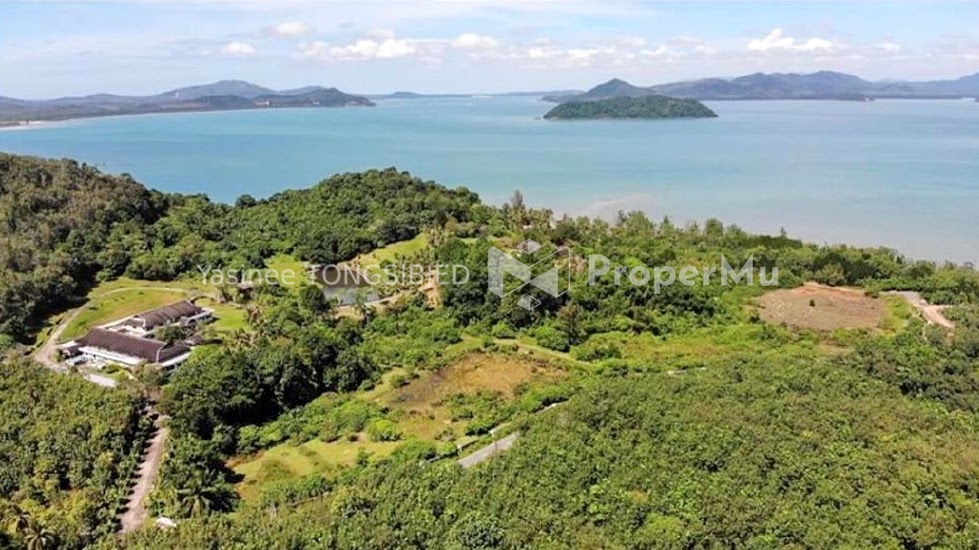 Phuket land for sell, 102 rai by the sea, suitable for a resort or port